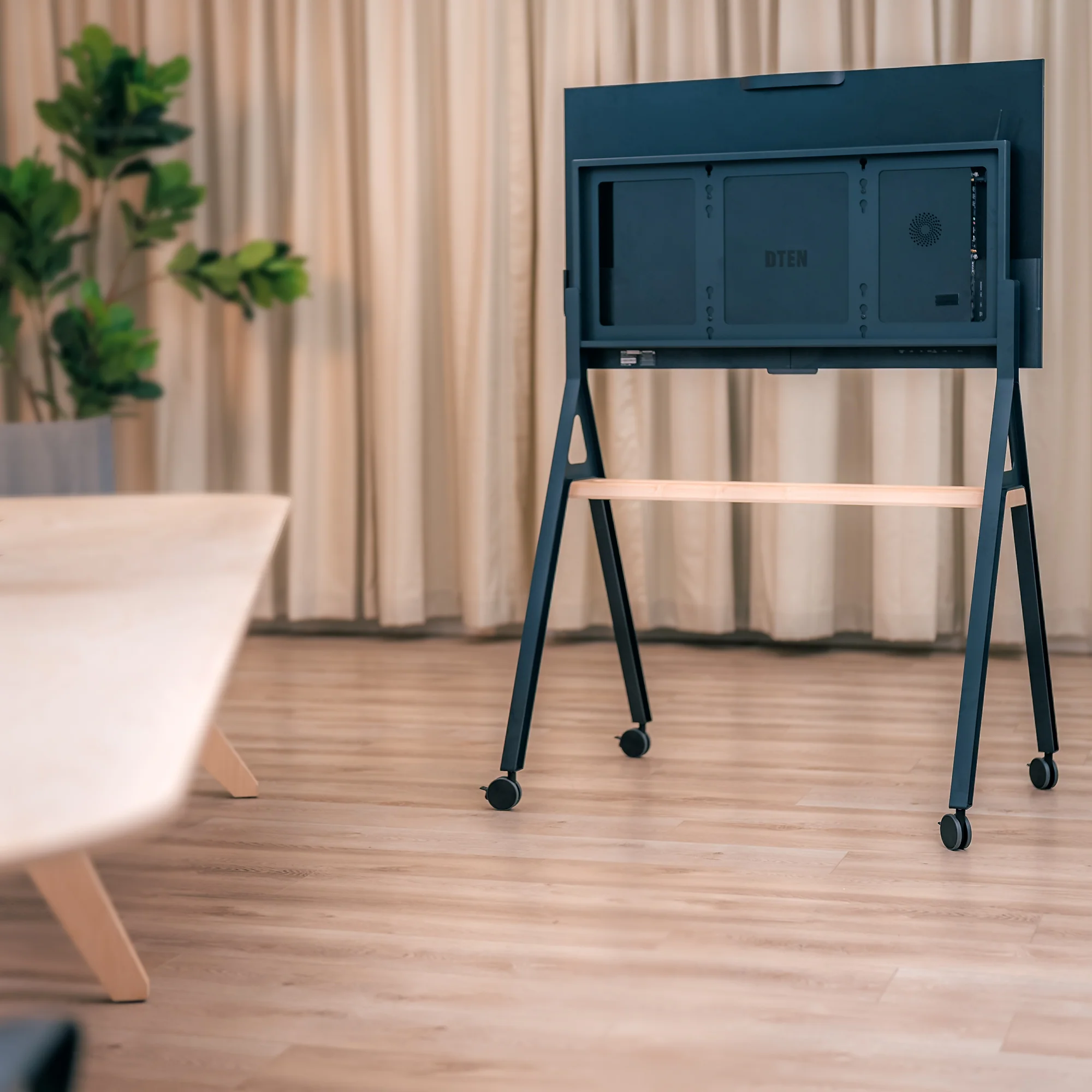 Heckler Rollständer für DTEN D7 55-Zoll